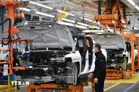 Dây chuyền sản xuất ôtô tại nhà máy của General Motors ở Detroit, Michigan (Mỹ). (Ảnh: AFP/TTXVN)