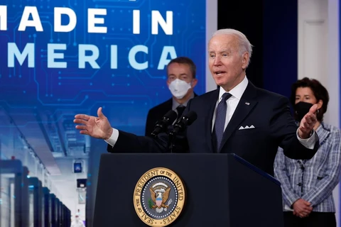 Tổng thống Mỹ Joe Biden công bố kế hoạch của Intel đầu tư 20 tỷ USD để xây dựng nhà máy sản xuất chip lớn nhất thế giới ở bang Ohio ngày 21/1/2022. (Ảnh: Getty Images)