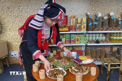 Món ăn tiêu biểu, đặc sắc của đồng bào các dân tộc Hà Giang tham dự Lễ hội. (Ảnh: Minh Tâm/TTXVN)