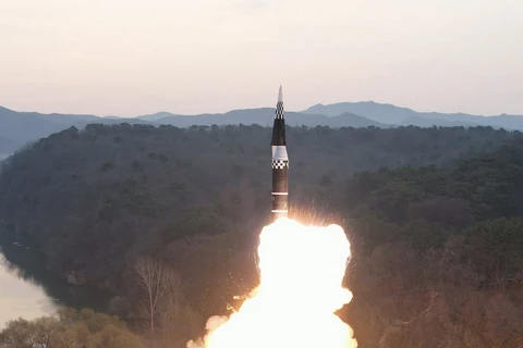 Triều Tiên xác nhận phóng thử tên lửa đạn đạo thế hệ mới