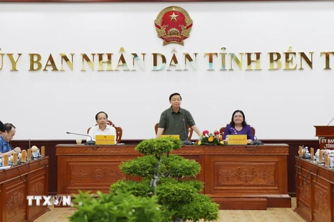 Phó Thủ tướng Chính phủ Trần Hồng Hà chủ trì buổi làm việc. (Ảnh: Công Trí/TTXVN)