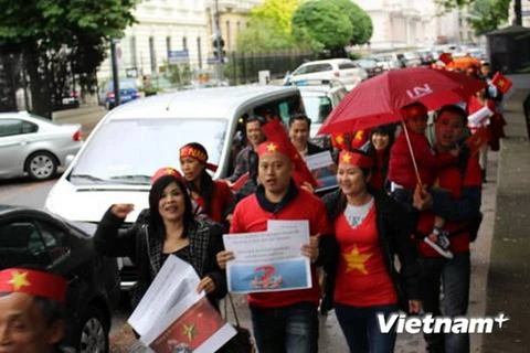 [Video] Cộng đồng người Việt ở các nước lên án Trung Quốc 