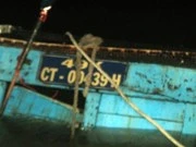 [Video] Trục vớt hàng hóa và thân tàu bị chìm trên sông Cần Thơ 
