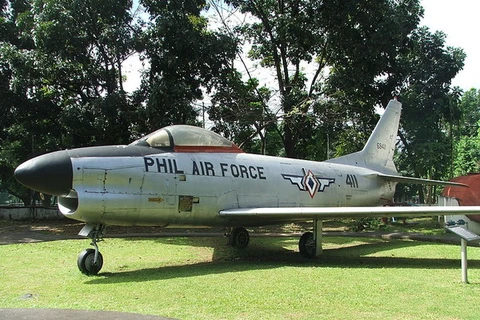 Philippines ký thỏa thuận mua 12 máy bay huấn luyện