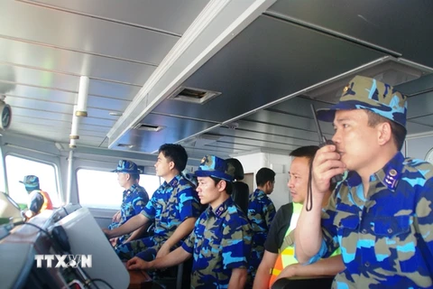 Tàu Cảnh sát biển Việt Nam làm nhiệm vụ thực thi pháp luật tại vùng biển Trung Quốc hạ đặt trái phép giàn khoan Hải Dương - 981. (Ảnh: Công Định-Hữu Trung/TTXVN)
