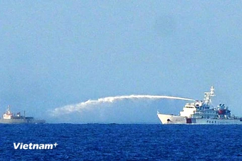 Trung Quốc tiếp tục dùng lực lượng lớn uy hiếp ngư dân Việt Nam