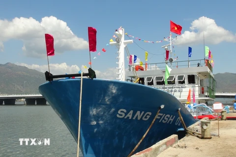 Tàu cá vỏ thép Sang Fish 01 trong ngày bàn giao cho ngư dân. (Ảnh: Nguyên Lý/TTXVN)