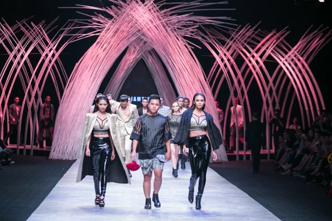 Lý Giám Tiền là nhà thiết kế trẻ trưởng thành từ cuộc thi Project Runway Vietnam. (Ảnh: BTC)