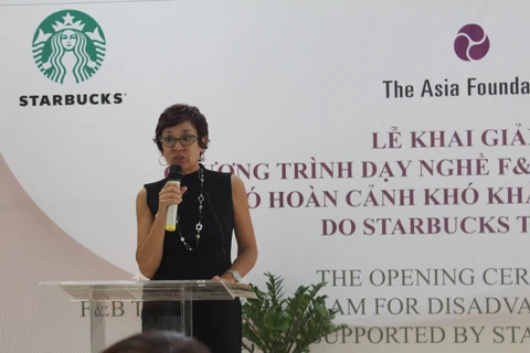 Bà Patricia Marques, Tổng Giám đốc của Starbucks Việt Nam chia sẻ về nội dung chương trình đào tạo. (Ảnh: PV)