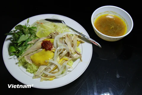 Cơm gà Hội An - món ngon ẩm thực Việt. (Ảnh: Xuân Mai/Vietnam+)