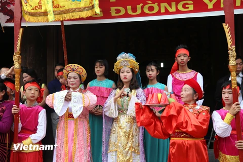 Nhân vật "nữ tướng Lê Hoa" trong lễ hội Kén rể năm nay. (Ảnh: Bùi Lan/Vietnam+)