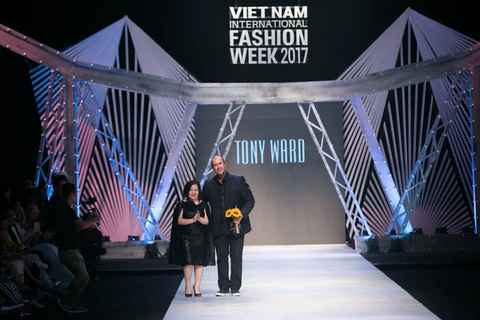 Nhà thiết kế Tony Ward lần đầu tiên đến với Tuần lễ thời trang quốc tế Việt Nam. (Ảnh: BTC)