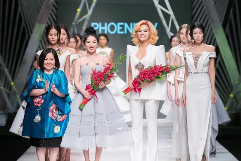 Bộ sưu tập của thương hiệu Phoenix_V từng tham gia Tuần lễ Thời trang quốc tế Việt Nam Xuân Hè 2017. (Ảnh: BTC)