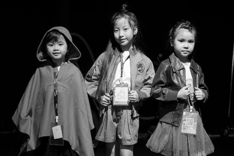 Mẫu nhí Việt 5 tuổi tự tin sải bước tại Shanghai Fashion Week 2018 