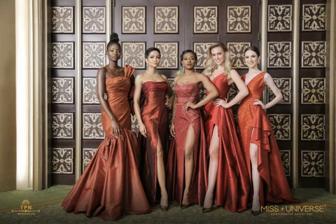 Hoa hậu H’Hen Niê cùng các thí sinh Miss Universe 2018 vừa có hoạt động trình diễn trang phục của các nhà thiết kế Thái Lan và tham dự tiệc Welcome Gala Dinner. (Ảnh: BTC)