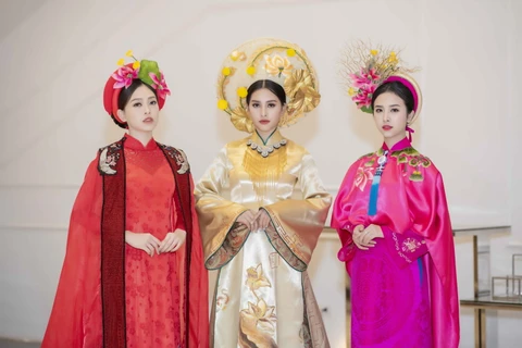 Top 3 Hoa hậu Việt Nam đẹp kiêu sa với phong cách áo dài cung đình