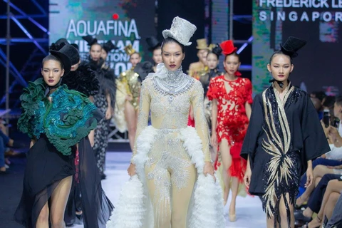 Cả Hollywood kinh điển tái hiện trên sàn diễn thời trang Việt Nam. (Ảnh: CTV)