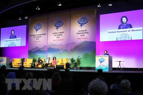 Phó Chủ tịch nước Đặng Thị Ngọc Thịnh phát biểu tại Lễ khai mạc Hội nghị Thượng đỉnh Phụ nữ Toàn cầu năm 2019 với chủ đề “Phụ nữ-Tái định nghĩa thành công.”