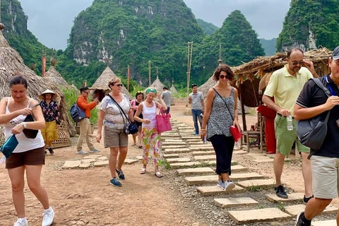 Du khách chọn Việt Nam cho những hành trình an toàn và nhiều khám phá văn hóa bản địa. (Ảnh: Xuân Mai/Vietnam+)
