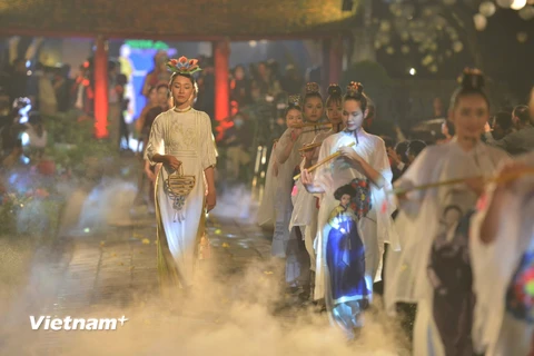 Đêm trình diễn Áo dài đặc biệt tôn vinh giá trị truyền thống Việt Nam