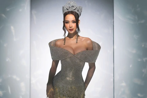 Hé lộ trang phục của đương kim Miss Intercontinental trước giờ tháo vương miện