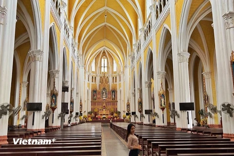 Kiến trúc Gothic độc đáo của Thánh đường lớn nhất khu vực Đông Nam Á