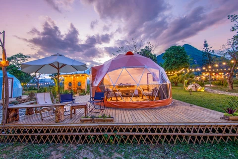Khách sạn Mai Châu Lodge mang đến trải nghiệm mới với khu lều trại cao cấp Luxury Glamping. (Ảnh: TMG)