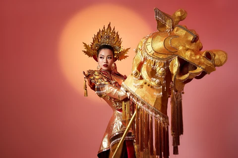 Hoa hậu Đoàn Thu Thủy sẽ trình diễn bộ trang phục dân tộc lấy cảm hứng từ hình tượng Nghê tại “đấu trường” Miss Global 2023. (Ảnh: CTV/Vietnam+)