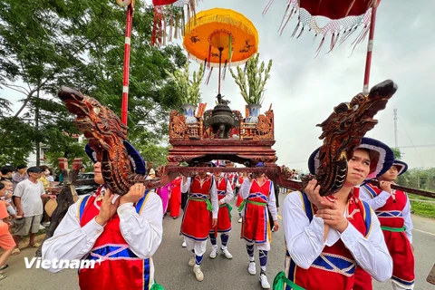 Hội làng cổ Hùng Lô: Độc đáo lễ rước kiệu hoành tráng 10 năm mới trở lại 