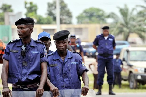 Thủ đô Kinshasa của Congo hoàn toàn tê liệt vì xung đột
