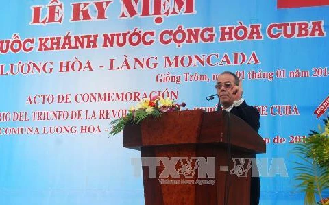 Ngài Bernabé Garcia Valido, Tổng lãnh sự quán nước Cộng hòa Cuba tại Thành phố Hồ Chí Minh phát biểu tại buổi lễ. (Ảnh: Văn Trí/TTXVN)