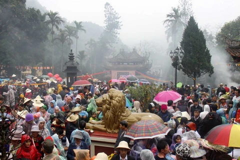 Siết chặt quản lý kinh doanh và môi trường ở lễ hội Chùa Hương