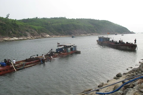 Bình Định: Cửa biển Tam Quan bị cát bồi lấp nghiêm trọng