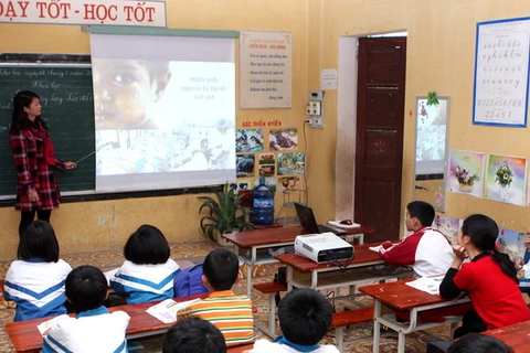Học sinh Việt Nam: Học tốt, nhưng "hành" hạn chế