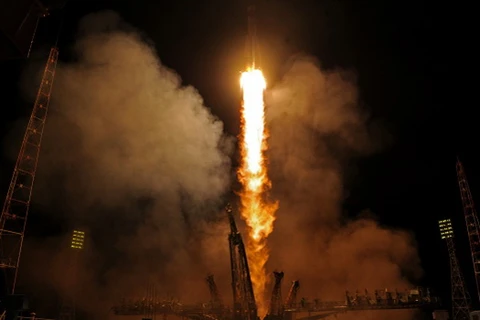 Tàu vũ trụ Soyuz TM-12M lắp ghép thành công với ISS