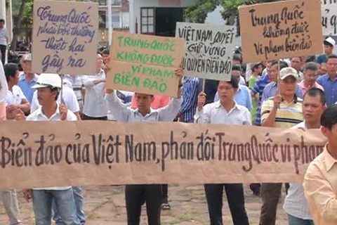 Ngư dân Quảng Nam phản đối Trung Quốc hạ đặt giàn khoan 
