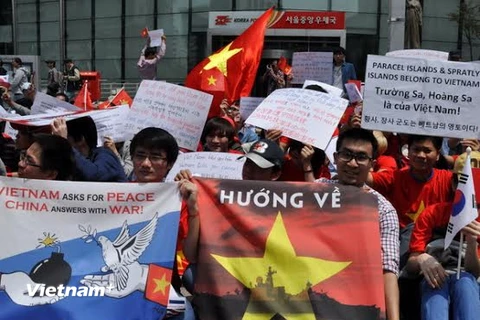 Người Việt tại Hàn Quốc phản đối hành động của Trung Quốc