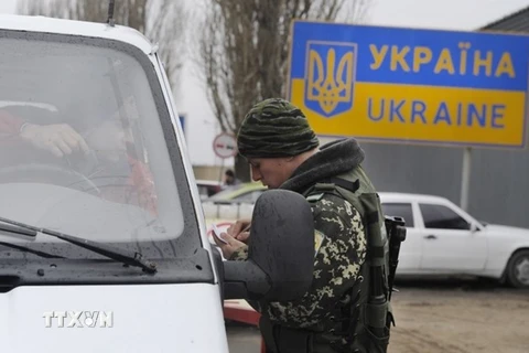Ukraine tố cáo quân nổi dậy tấn công lực lượng biên phòng