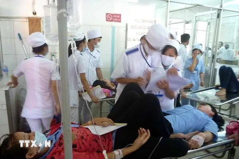 170 công nhân ở Thái Bình phải nhập viện sau khi ăn cơm hộp