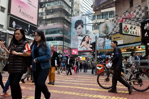Khách du lịch giảm chi tiêu, kinh tế Hong Kong tăng trưởng chậm
