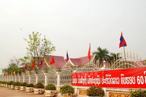 Triển lãm về thành tựu của Đảng Nhân dân Cách mạng Lào