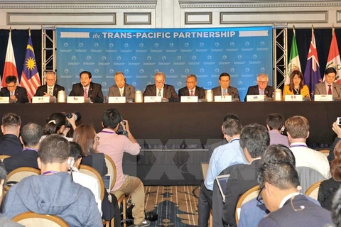 Bộ trưởng Thương mại các nước tham gia đàm phán TPP họp báo chung. (Ảnh: Thanh Tuấn​/TTXVN)