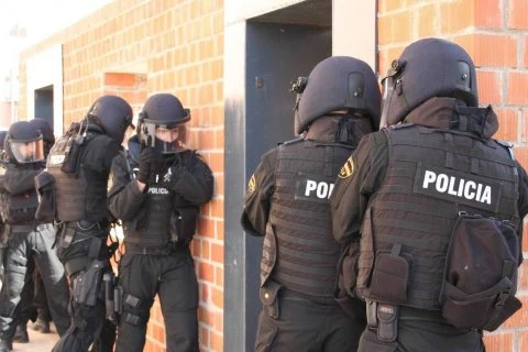 Cảnh sát Tây Ban Nha. (Nguồn: Businessinsider)