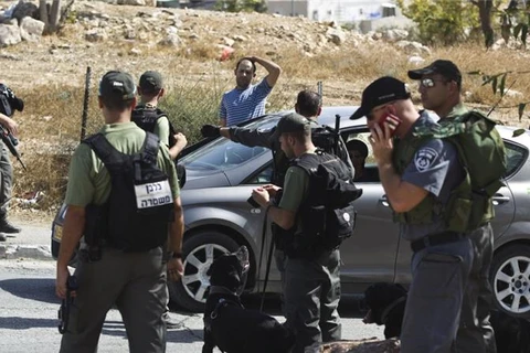 Cảnh sát Israel kiểm tra an ninh. (Nguồn: Reuters)