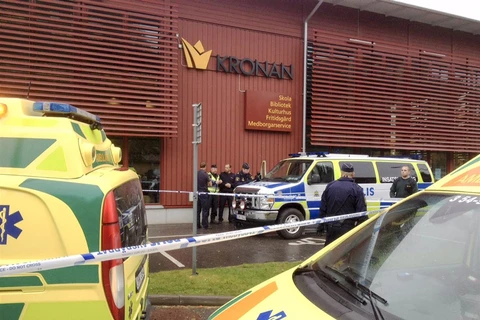 Cảnh sát phong tỏa trường Kronan sau vụ tấn công trường học. (Nguồn: Reuters)
