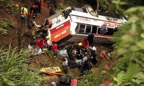 Hiện trường một vụ tai nạn xe buýt ở Nepal. (Ảnh minh họa. Nguồn: geo.tv)