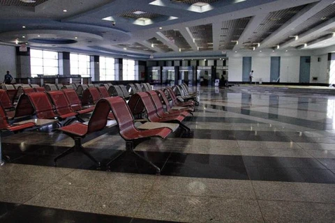 Khu vực dành cho hành khách ở sân bay Sharm el-Sheikh vắng hoe trong ngày 9/11. (Nguồn: AP)