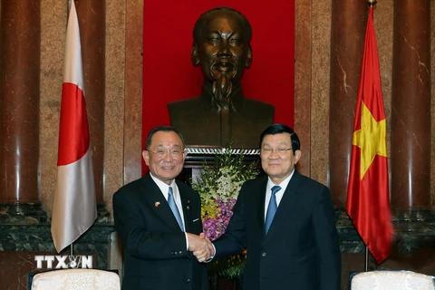 Chủ tịch nước Trương tấn Sang tiếp Chủ tịch Thượng viện Nhật Bản, ngài Yamazaki Masaaki, sang thăm chính thức Việt Nam. (Ảnh: Nguyễn Khang/TTXVN)