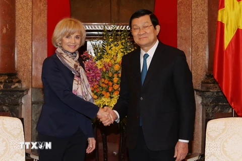 Chủ tịch nước Trương Tấn Sang tiếp bà Elissabeth Guigou, Chủ tịch Ủy ban Đối ngoại Quốc hội Pháp sang thăm và làm việc tại Việt Nam. (Ảnh: Nguyễn Khang/TTXVN)