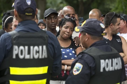 Người Cuba ở biên giới. (Nguồn: newsmax.com)